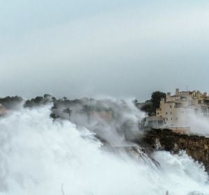 Olas gigantes en Mallorca (11-12-2017) Olas gigantes en Mallorca (11-12-2017)