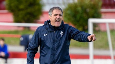 El entrenador del Sporting de Gij&oacute;n, Paco Herrera.