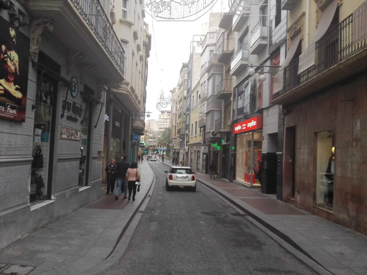 El tripartito de Elche niega que el contrato de Aparcisa contemple dotación concreta para peatonalizar la calle Corredora El tripartito de Elche niega que el contrato de Aparcisa contemple dotación concreta para peatonalizar la calle Corredora