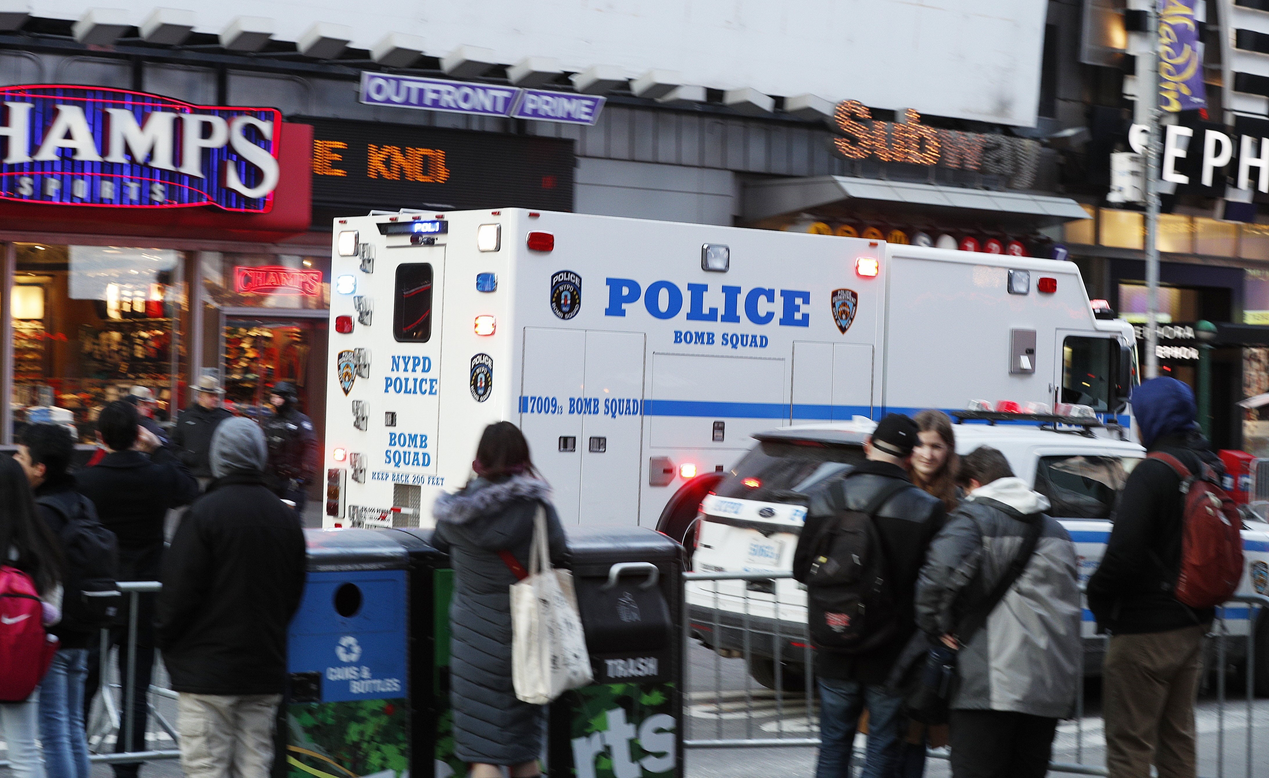 Al menos cuatro heridos por la explosión en el metro de Manhattan, que fue un intento de atentado terrorista Al menos cuatro heridos por la explosión en el metro de Manhattan, que fue un intento de atentado terrorista