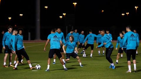 Los jugadores del Real Madrid se ejercitan en Abu Dabi