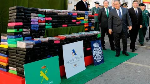 Incautan 520 kilos de cocaína en un contenedor con almendras en el puerto de Valencia Incautan 520 kilos de cocaína en un contenedor con almendras en el puerto de Valencia