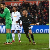 David Silva celebra su primer gol ante el Swansea