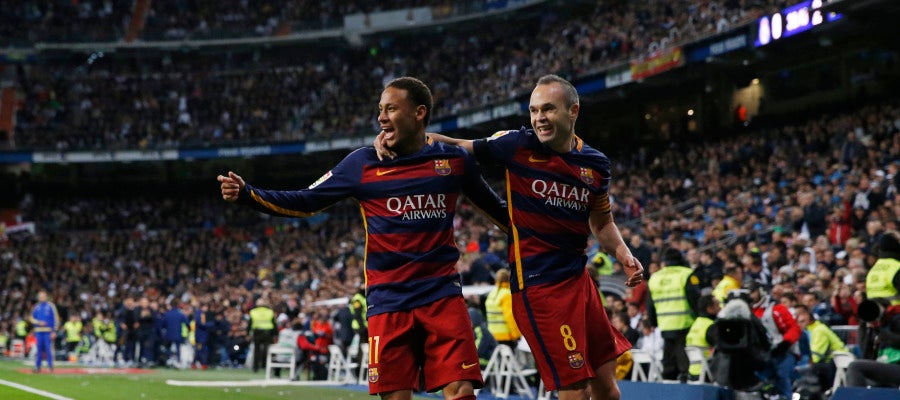 Iniesta celebra un gol junto a Neymar Iniesta celebra un gol junto a Neymar