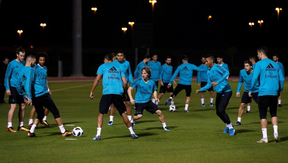 Los jugadores del Real Madrid entrenan en Abu Dabi