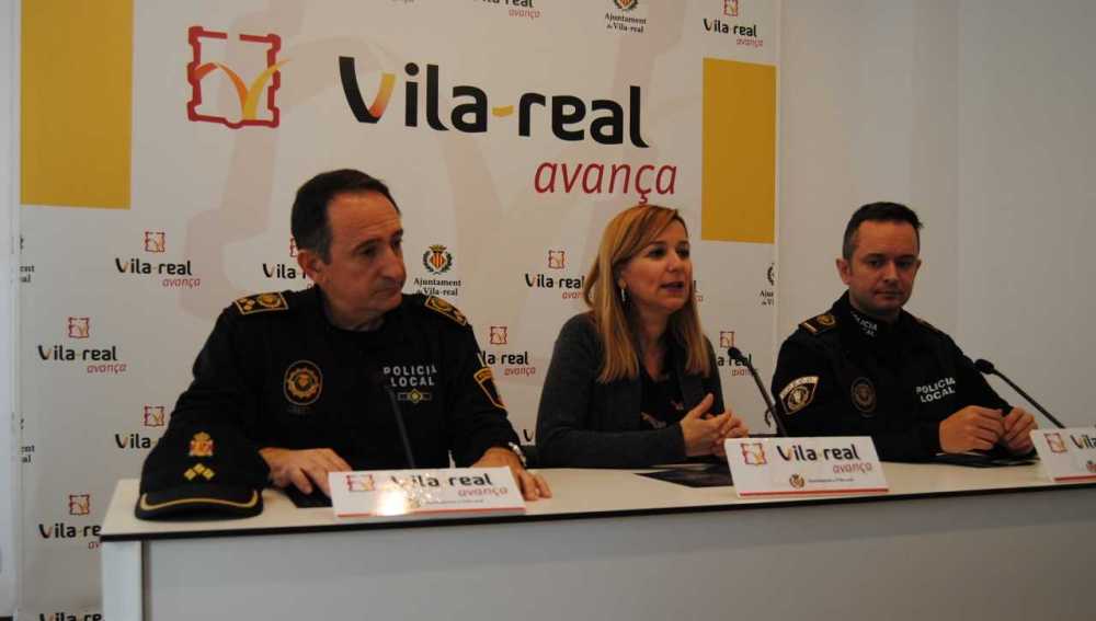 La regidora de Seguretat Ciutadana Silvia Gómez i el cap de la Policia Local José Ramón Nieto han presentat la campanya.  