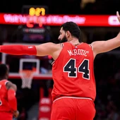 Mirotic celebra una canasta Mirotic celebra una canasta