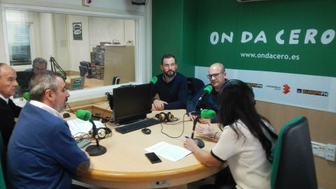 Felip Sanchez (Comprom&iacute;s), Vicente Granero (PP), Juan Antonio Sempere (Ciudadanos) y el profesor Jos&eacute; Ruiz analizan la actualidad