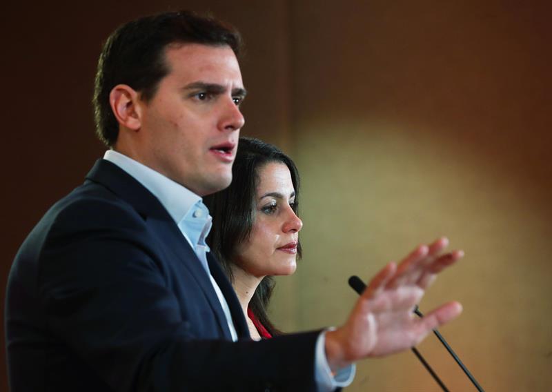 Rivera pide a Rajoy que entone el mea culpa con la Gürtell y haga dimitir a la senadora Adela Pedrosa Rivera pide a Rajoy que entone el mea culpa con la Gürtell y haga dimitir a la senadora Adela Pedrosa