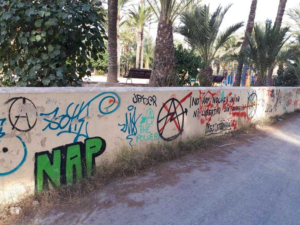El PP pide explicaciones también por la limpieza de las pintadas en la fachada del edificio de la sede de Compromís El PP pide explicaciones también por la limpieza de las pintadas en la fachada del edificio de la sede de Compromís