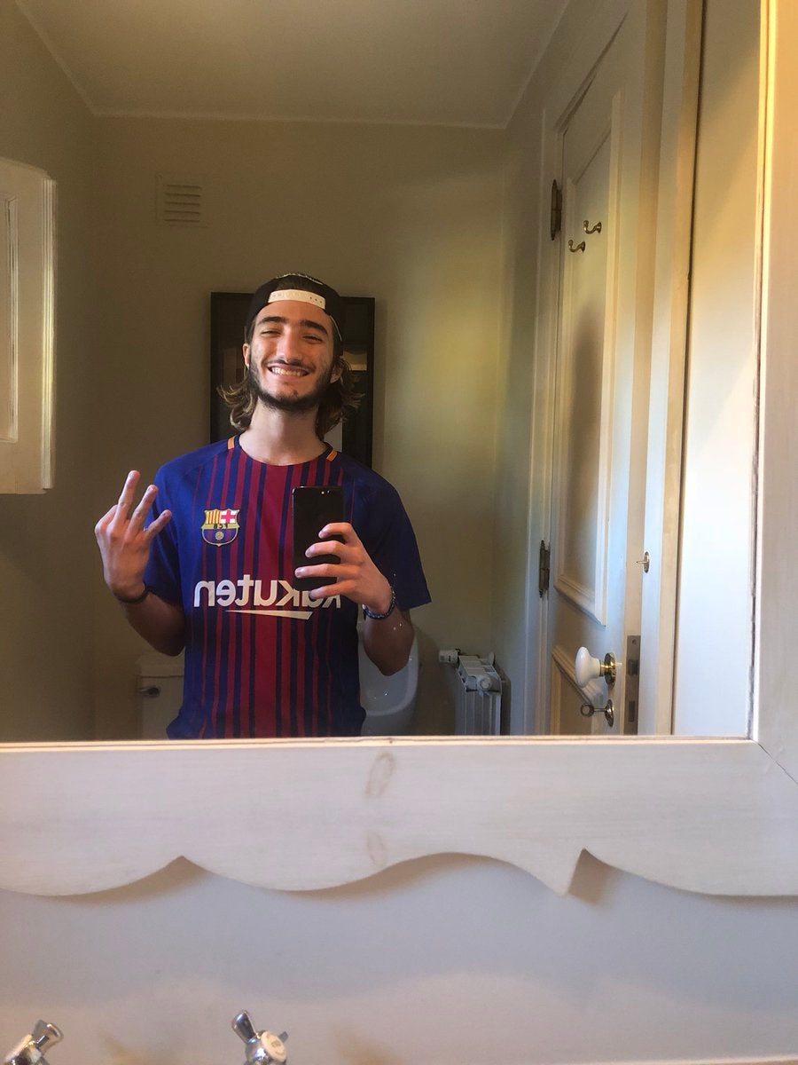 El hijo de Jose Mourinho muestra su barcelonismo tras El Clásico en su Twitter El hijo de Jose Mourinho muestra su barcelonismo tras El Clásico en su Twitter