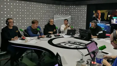 Rafa Martín Vázquez, comentando el Clásico. Rafa Martín Vázquez, comentando el Clásico.