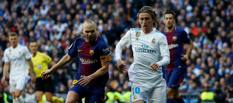 Iniesta, ante Modric Iniesta, ante Modric
