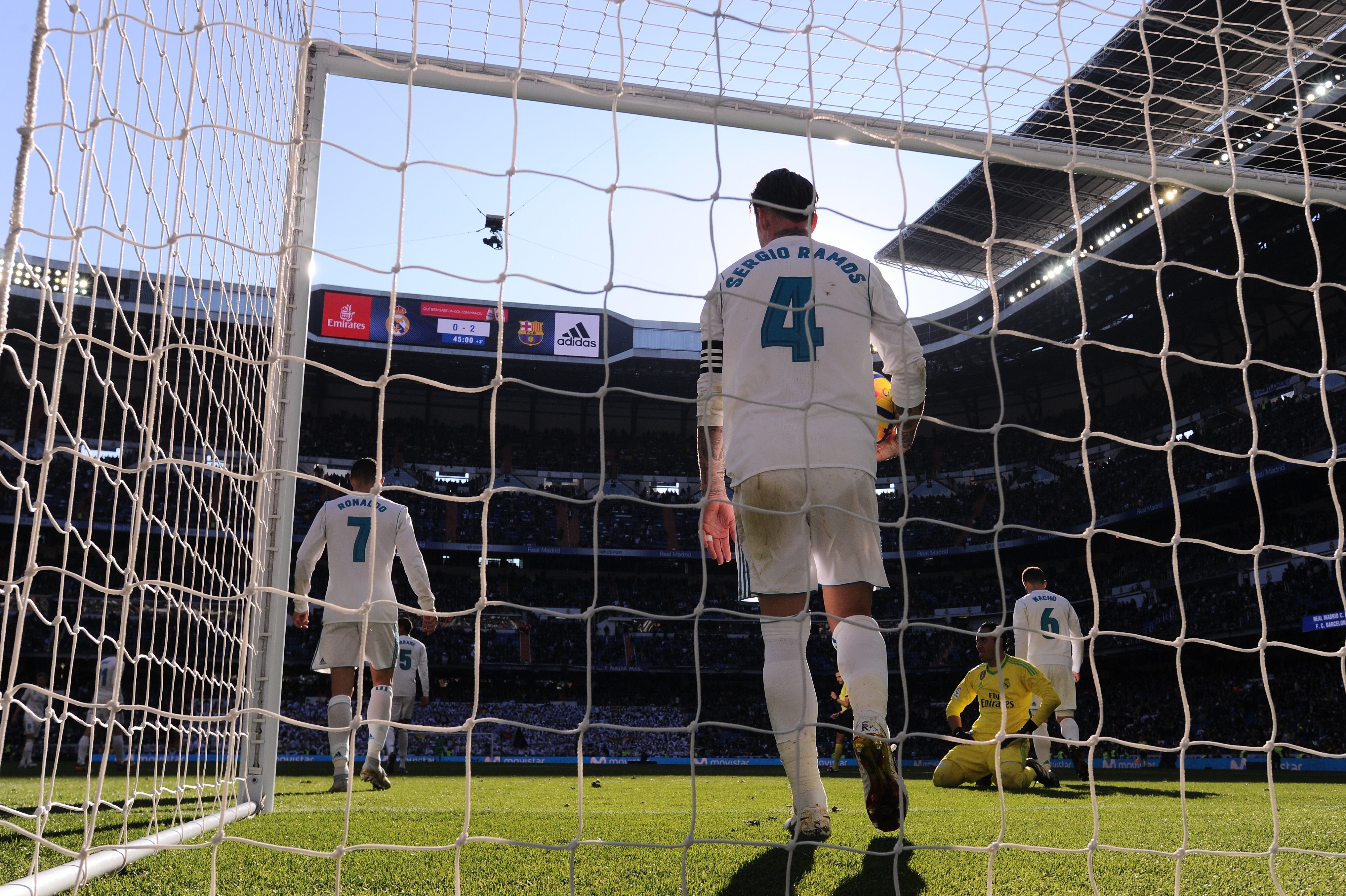 El dardo de Lineker al Real Madrid de Zidane tras la debacle blanca en el Clásico El dardo de Lineker al Real Madrid de Zidane tras la debacle blanca en el Clásico