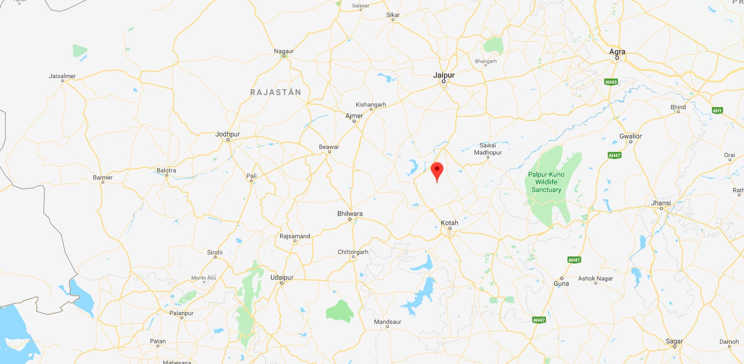 Al menos 32 muertos en India al estrellarse un autobús que conducía un niño de 16 años Al menos 32 muertos en India al estrellarse un autobús que conducía un niño de 16 años