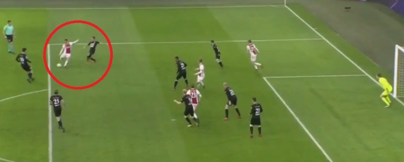 ¡Lo ha vuelto a hacer! Otro golazo de Justin Kluivert para cerrar el año ¡Lo ha vuelto a hacer! Otro golazo de Justin Kluivert para cerrar el año