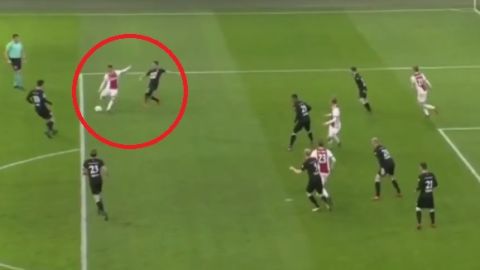 Justin Kluivert anota un golazo ante el Willen II