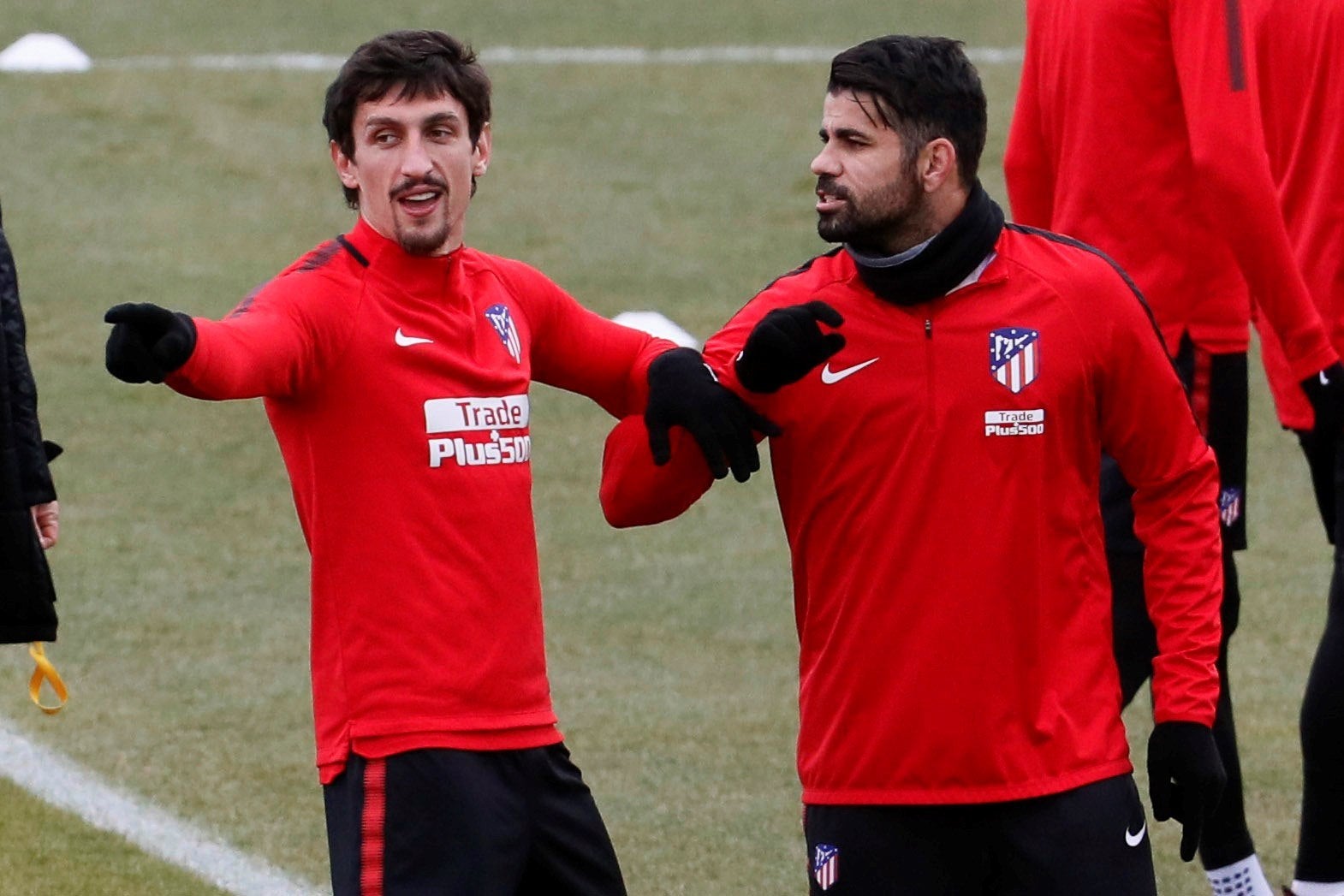 El Atlético presentará a Vitolo y Diego Costa el 31 de diciembre y abrirá el entrenamiento a la afición El Atlético presentará a Vitolo y Diego Costa el 31 de diciembre y abrirá el entrenamiento a la afición