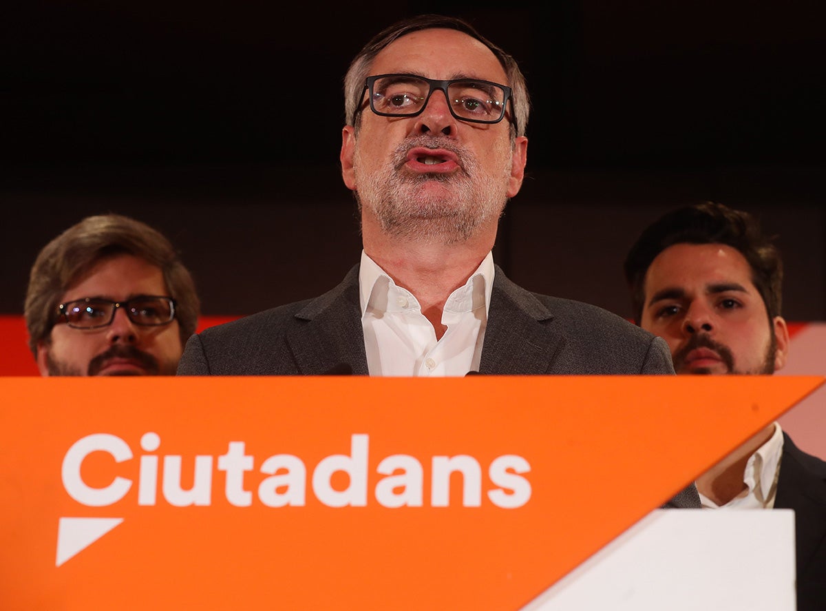 Ciudadanos niega al PP grupo propio en el Parlament porque es "algo que no ganaron en las urnas" Ciudadanos niega al PP grupo propio en el Parlament porque es "algo que no ganaron en las urnas"