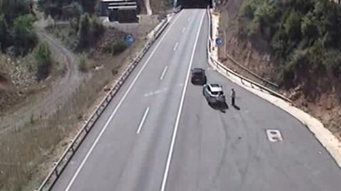 Dos ladrones utilizan el m&eacute;todo del 'pincharuedas' en Barcelona