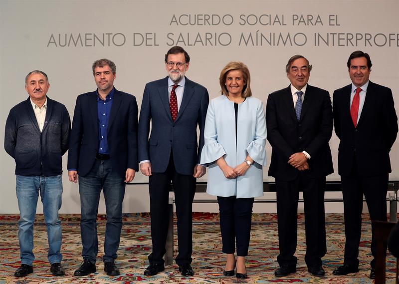 El gobierno se reunirá con los agentes sociales para decidir cómo se gestiona la ayuda a parados hasta abril El gobierno se reunirá con los agentes sociales para decidir cómo se gestiona la ayuda a parados hasta abril