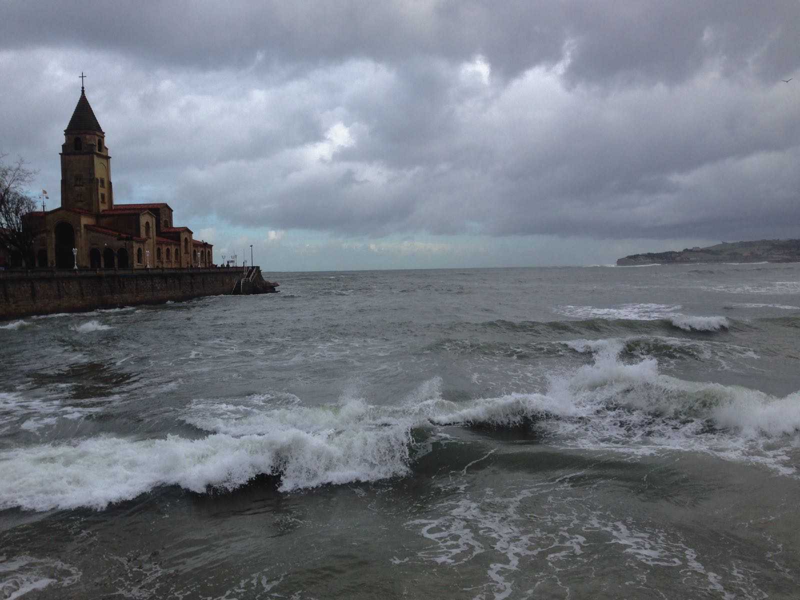 Bruno se va pero aún mantiene en alerta a 20 provincias por viento y nieve Bruno se va pero aún mantiene en alerta a 20 provincias por viento y nieve