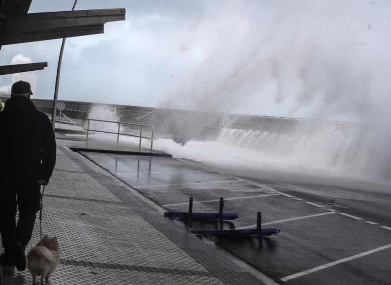 Un total de 22 provincias comienzan el año en alerta por fuerte viento Un total de 22 provincias comienzan el año en alerta por fuerte viento