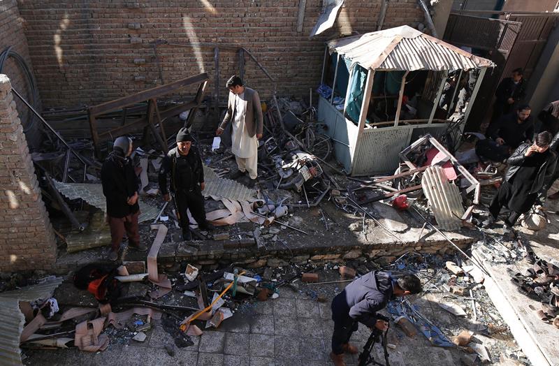 Al menos 40 muertos en un atentado suicida en una escuela coránica en Kabul Al menos 40 muertos en un atentado suicida en una escuela coránica en Kabul
