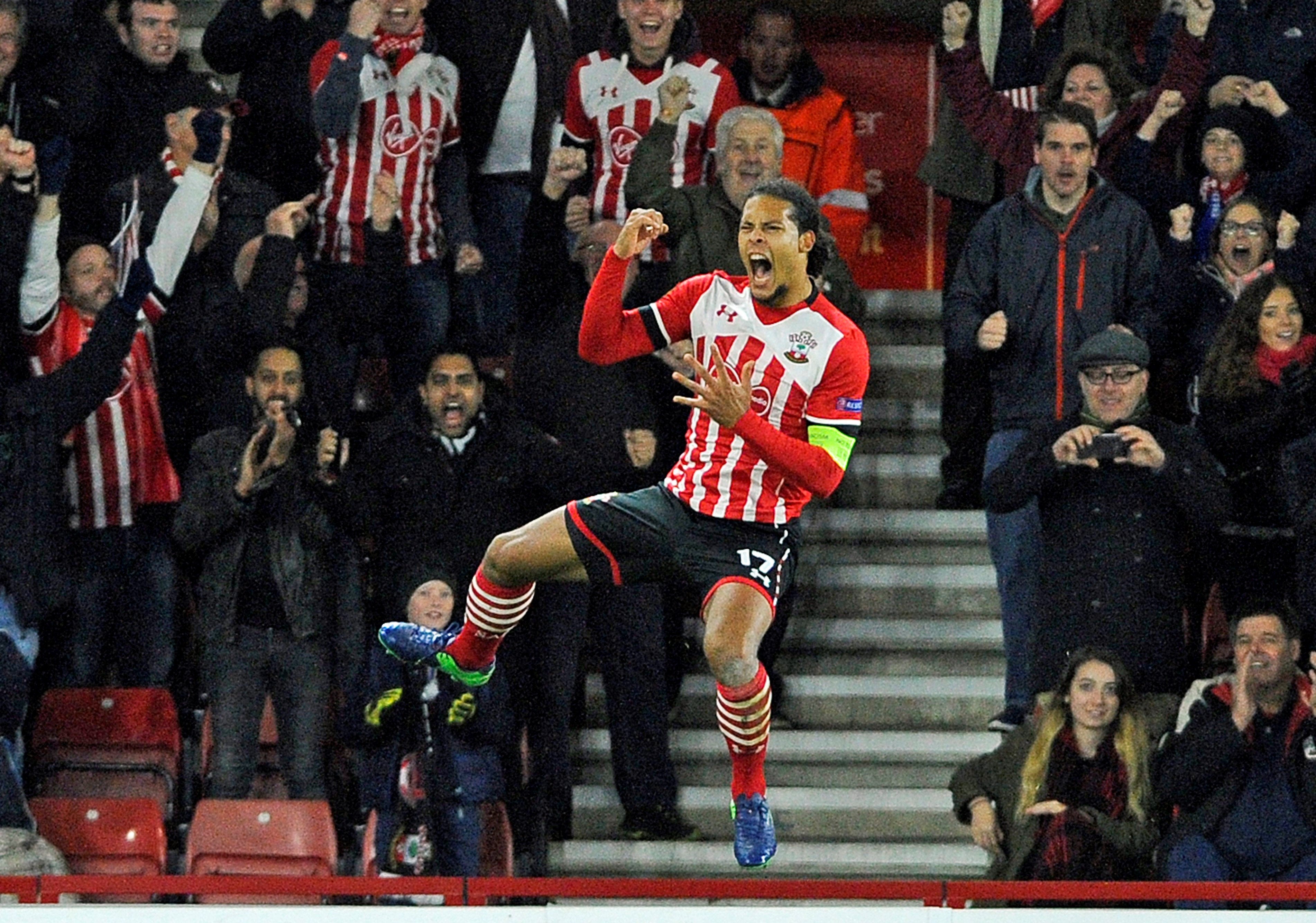 Klopp justifica los 85 millones pagados por Van Dijk: "El precio lo marca el mercado, no nosotros" Klopp justifica los 85 millones pagados por Van Dijk: "El precio lo marca el mercado, no nosotros"