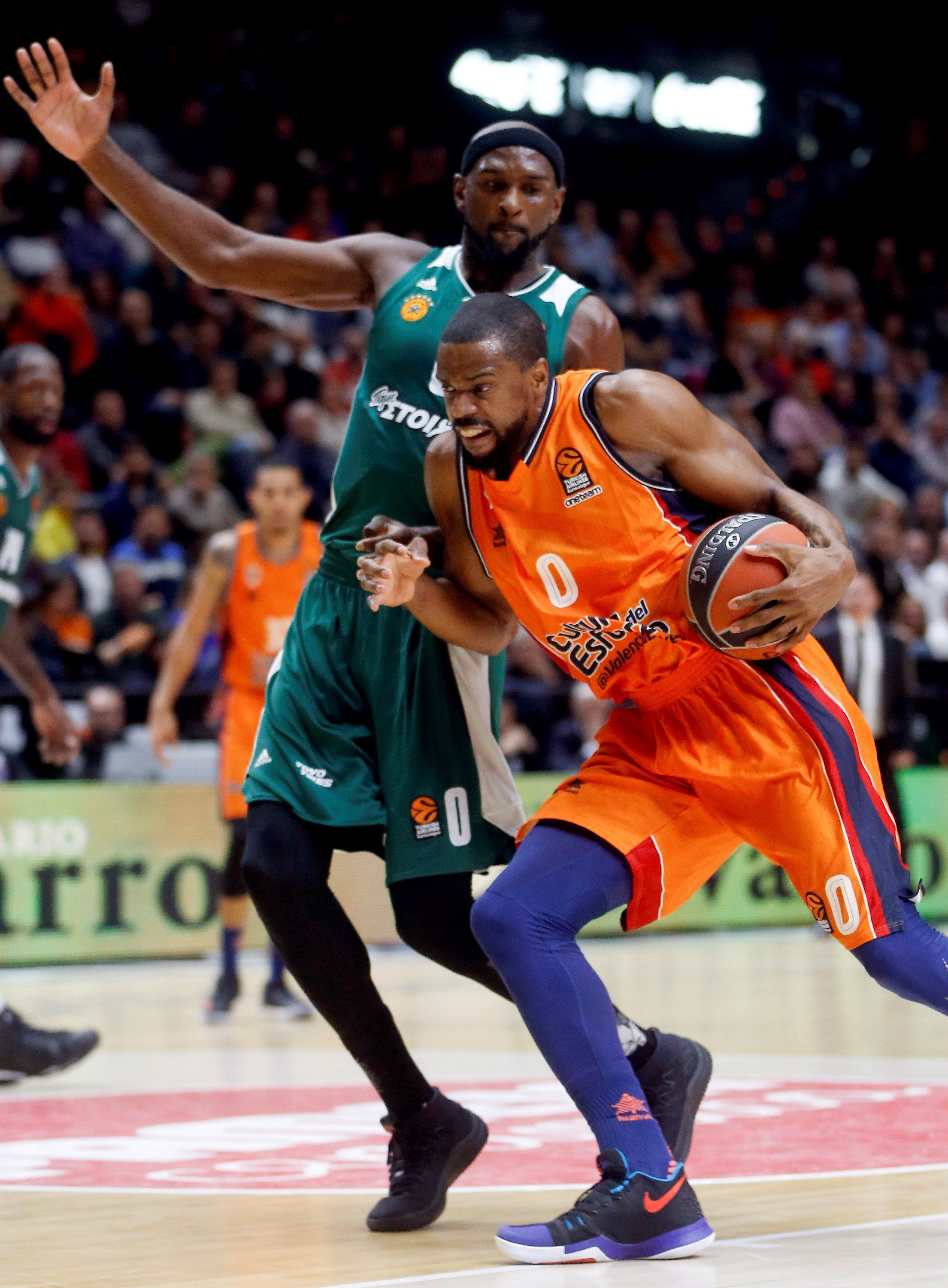 El Valencia vuelve a ganar en Euroliga 10 partidos después ante el Panathinaikos El Valencia vuelve a ganar en Euroliga 10 partidos después ante el Panathinaikos