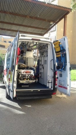 Ambuvital considera una falta muy grave la de los trabajadores que usaron una ambulancia para trasladar a unos novios en su boda Ambuvital considera una falta muy grave la de los trabajadores que usaron una ambulancia para trasladar a unos novios en su boda