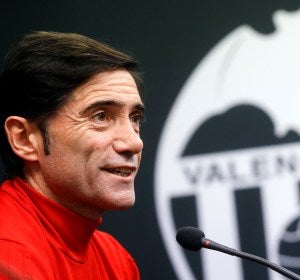 Marcelino García Toral, en una rueda de prensa con el Valencia Marcelino García Toral, en una rueda de prensa con el Valencia