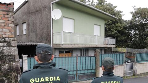 Agentes de la Guardia Civil registran en Rianxo (A Coru&ntilde;a) la vivienda de 'El Chicle'