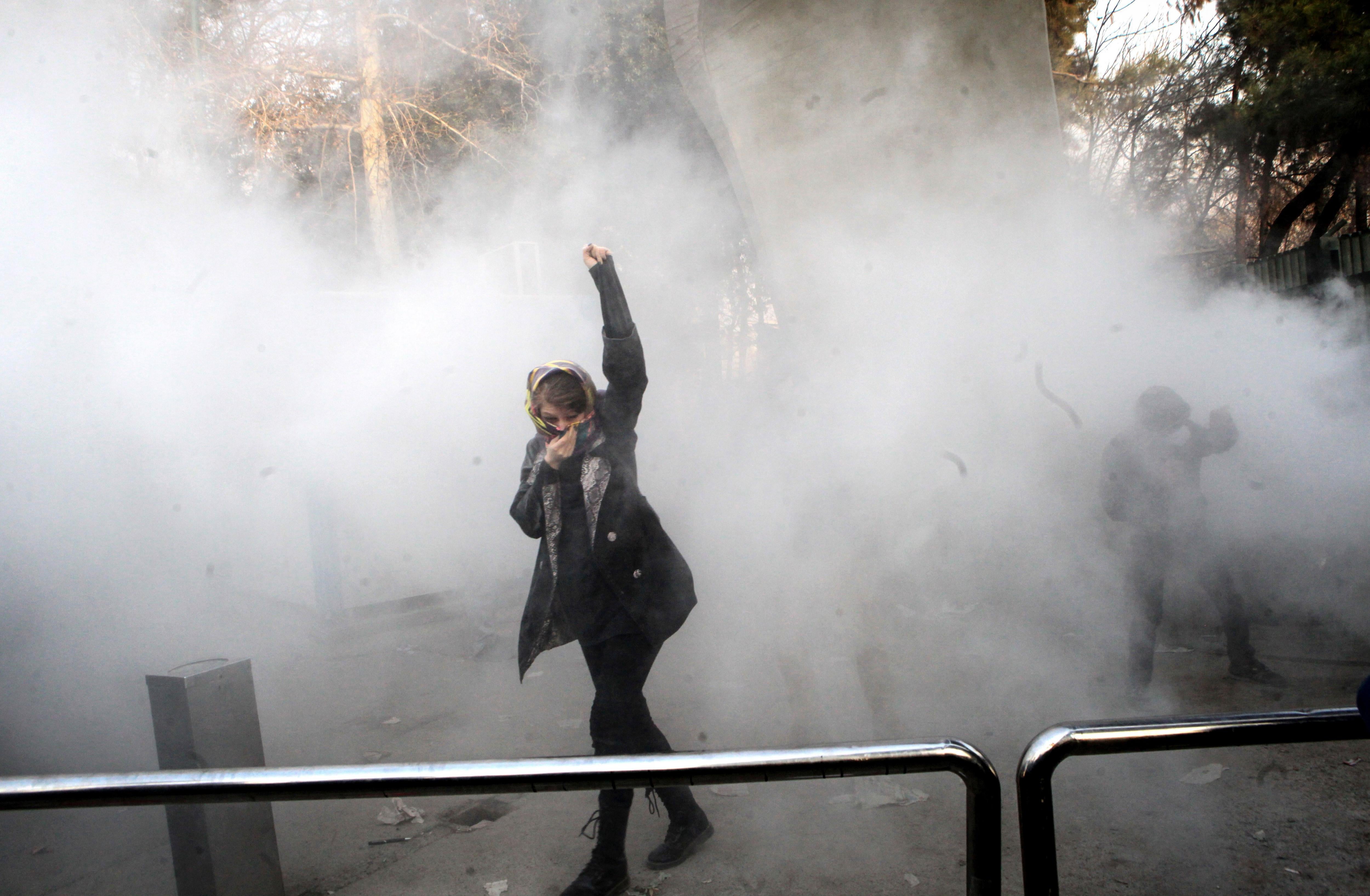 Alrededor de 450 manifestantes detenidos solo en Teherán desde el sábado Alrededor de 450 manifestantes detenidos solo en Teherán desde el sábado