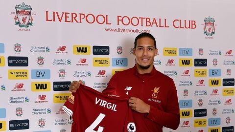 Van Dijk, presentado con el Liverpool