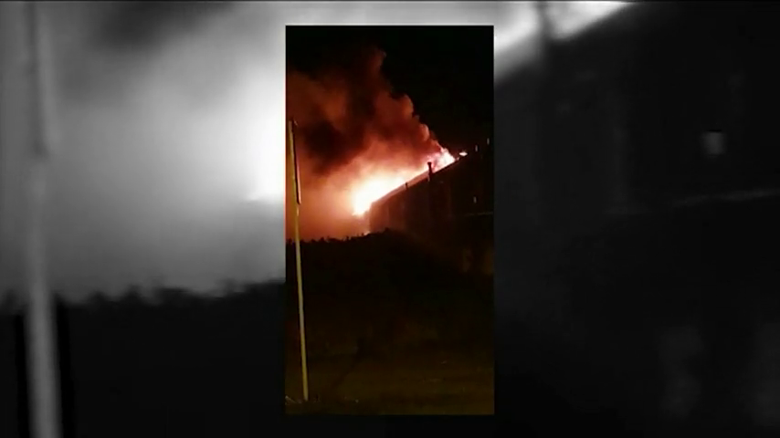 Los bomberos evacúan varias familias por un incendio en el Paseo del Cauce Los bomberos evacúan varias familias por un incendio en el Paseo del Cauce