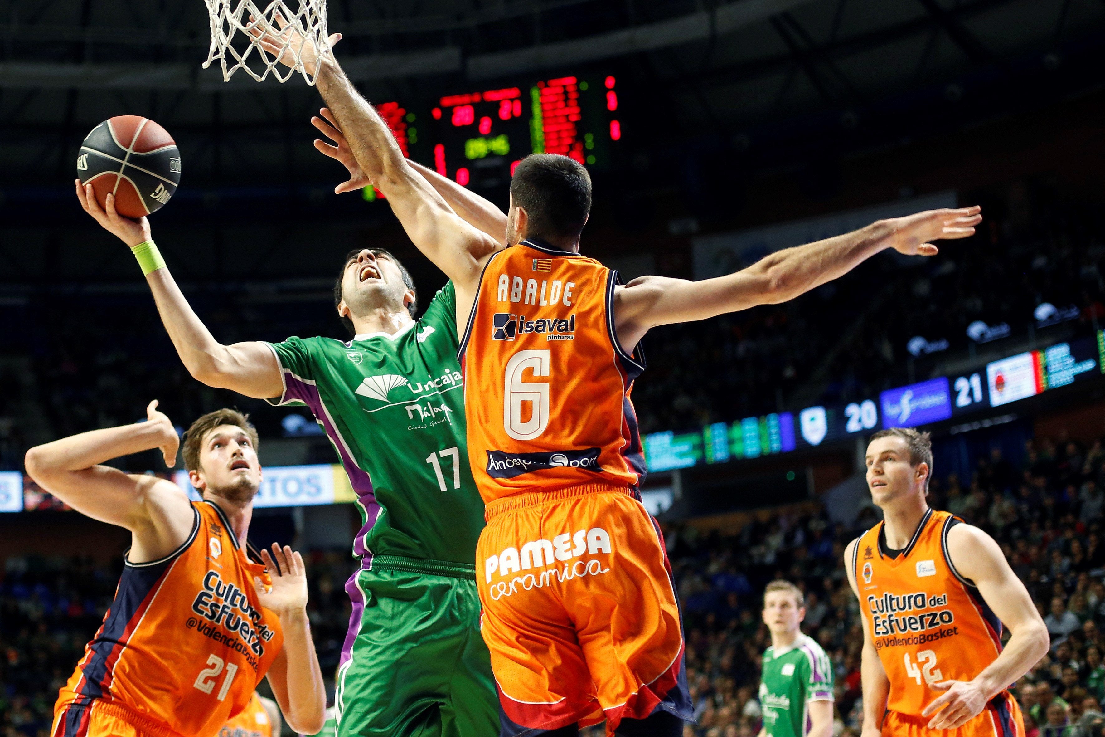 Unicaja sigue soñando con la Copa del Rey tras ganar al Valencia Basket Unicaja sigue soñando con la Copa del Rey tras ganar al Valencia Basket