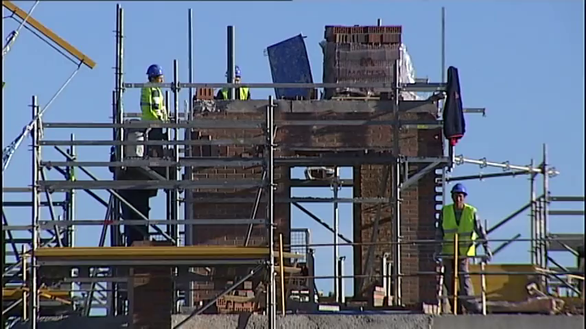 La reducción de jornada en la construcción por el calor comenzará en Extremadura este viernes 12 de julio La reducción de jornada en la construcción por el calor comenzará en Extremadura este viernes 12 de julio
