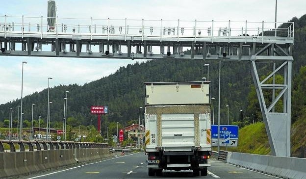 Los transportistas piden la supresión del peaje de la Ap-9 entre Vigo y Tui. Los transportistas piden la supresión del peaje de la Ap-9 entre Vigo y Tui.