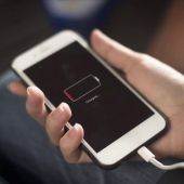 Apple recula y reemplazará la batería de los iPhone lentos