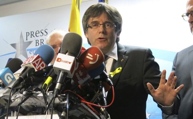 Puigdemont critica al Supremo por Junqueras: "Ya no son presos políticos, ahora son rehenes" Puigdemont critica al Supremo por Junqueras: "Ya no son presos políticos, ahora son rehenes"
