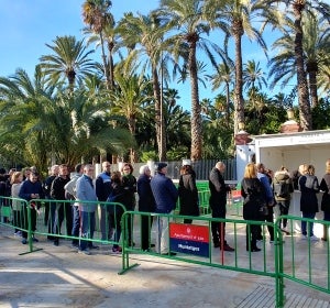 Casetas para la venta de sillas para la Cabalgata de Reyes en Elche Casetas para la venta de sillas para la Cabalgata de Reyes en Elche