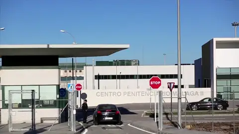 El Ministerio de Interior vacía de inmigrantes la cárcel de Archidona (Málaga) El Ministerio de Interior vacía de inmigrantes la cárcel de Archidona (Málaga)