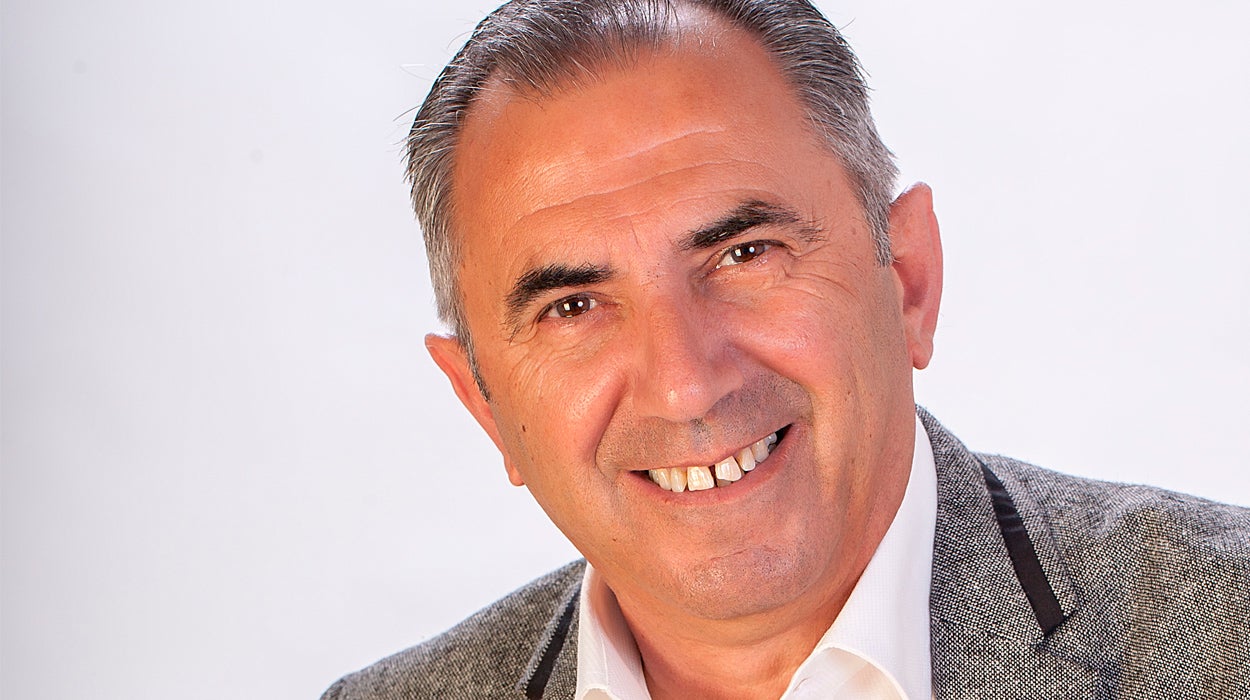 Antonio Nogales Monedero, alcalde de Pedrera: "Pido disculpas, lo que dije no tiene nada que ver con lo que realmente pienso" Antonio Nogales Monedero, alcalde de Pedrera: "Pido disculpas, lo que dije no tiene nada que ver con lo que realmente pienso"