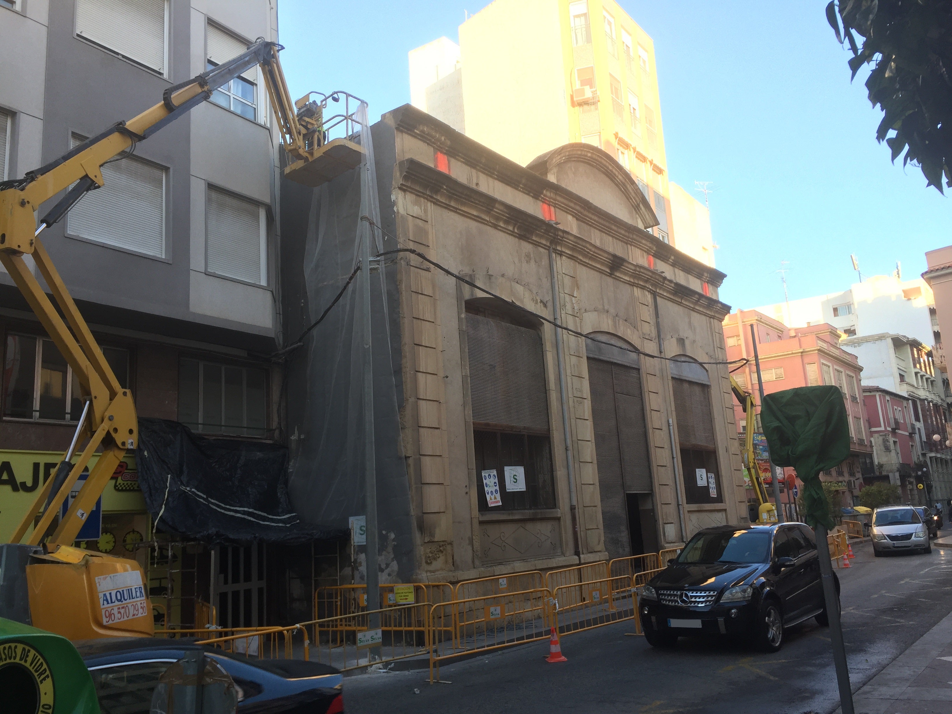 La Conselleria de Cultura suspende cautelarmente el derribo de la fachada del edificio de Nuevos Riegos El Progreso La Conselleria de Cultura suspende cautelarmente el derribo de la fachada del edificio de Nuevos Riegos El Progreso