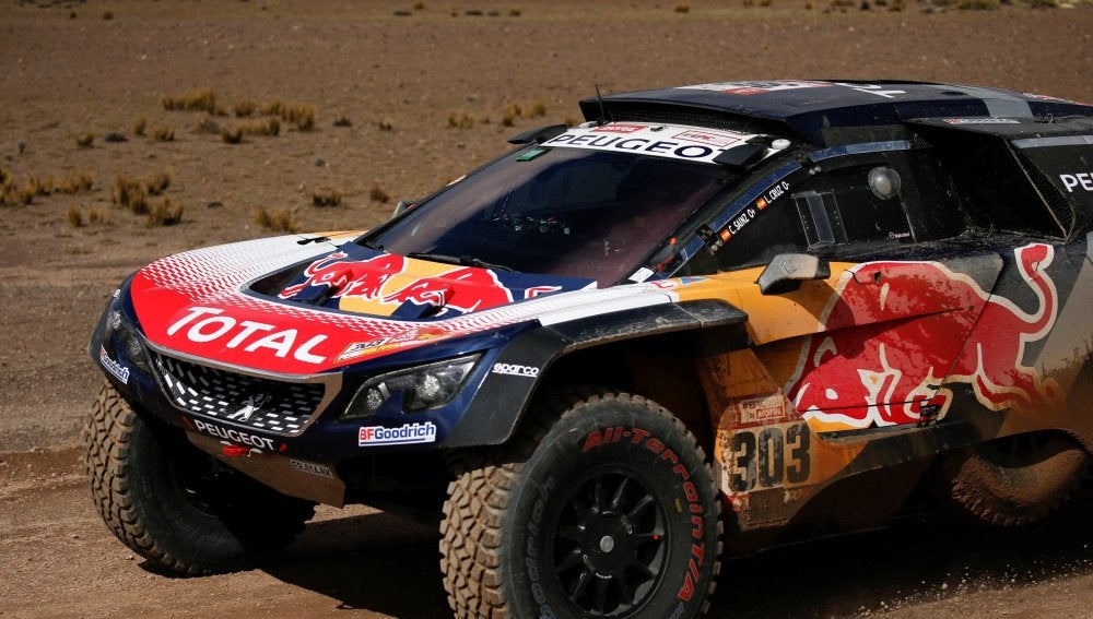 Carlos Sainz, en acción durante la sexta etapa del Dakar
