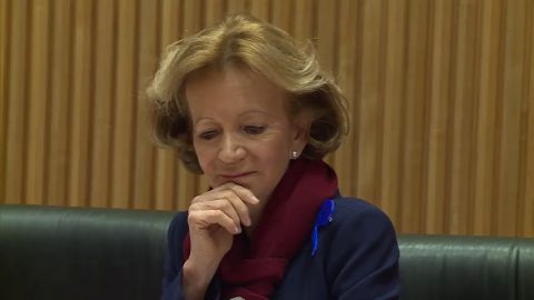Elena Salgado indica que gestion&oacute; la crisis con el fin de proteger a Espa&ntilde;a de un rescate bancario