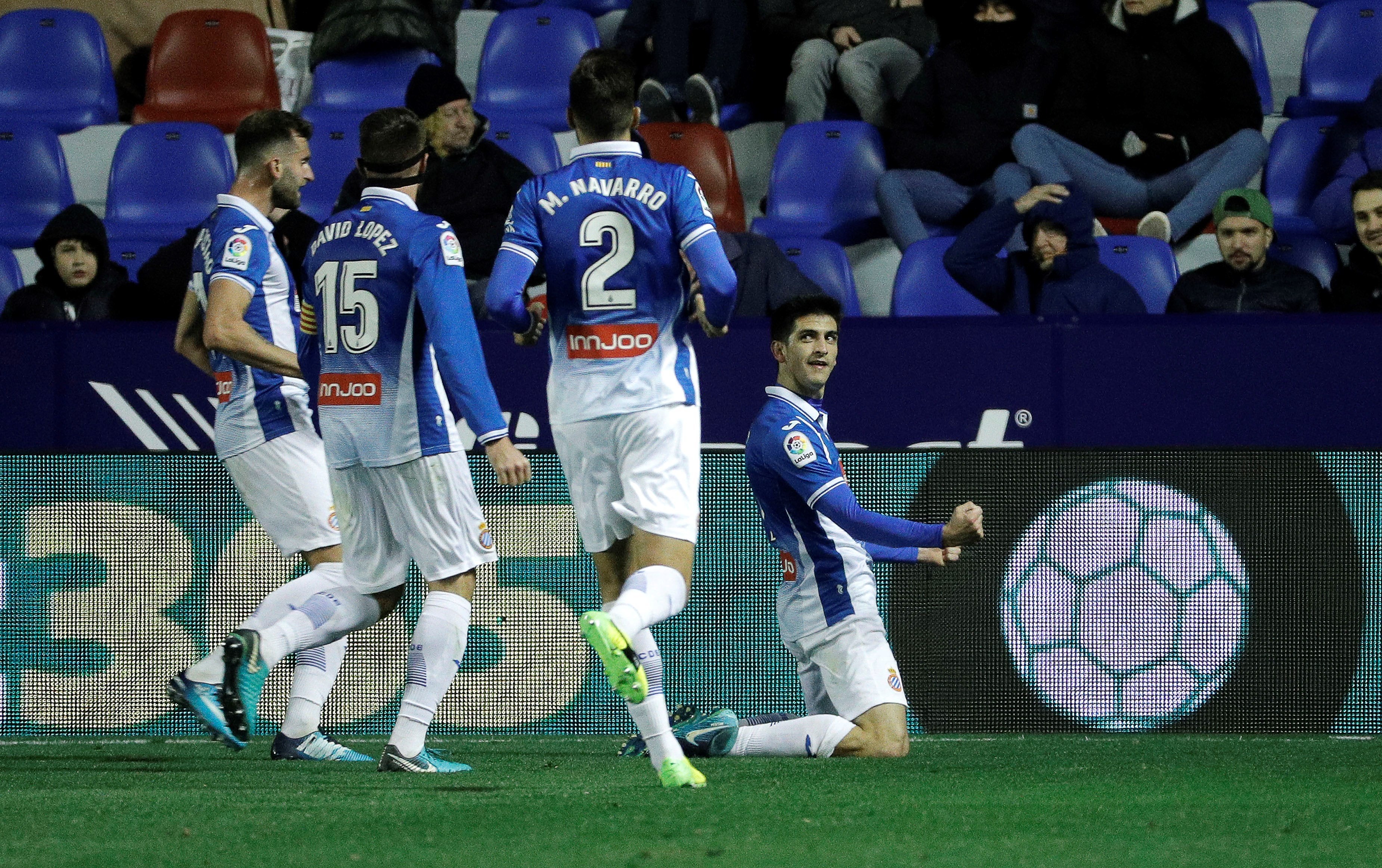 El Espanyol alcanza los cuartos tras superar a un inoperante Levante El Espanyol alcanza los cuartos tras superar a un inoperante Levante