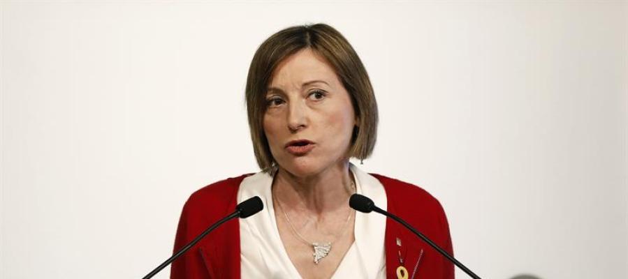 La presidenta del Parlament, Carme Forcadell, durante la rueda de prensa La presidenta del Parlament, Carme Forcadell, durante la rueda de prensa