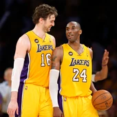 Pau Gasol y Kobe Bryant, durante un partido con los Lakers Pau Gasol y Kobe Bryant, durante un partido con los Lakers